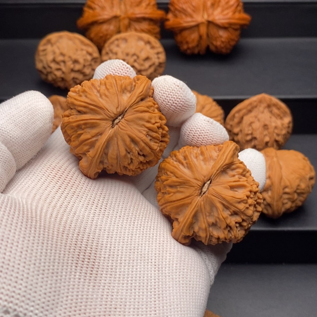 文玩核桃把件满*?核老闷