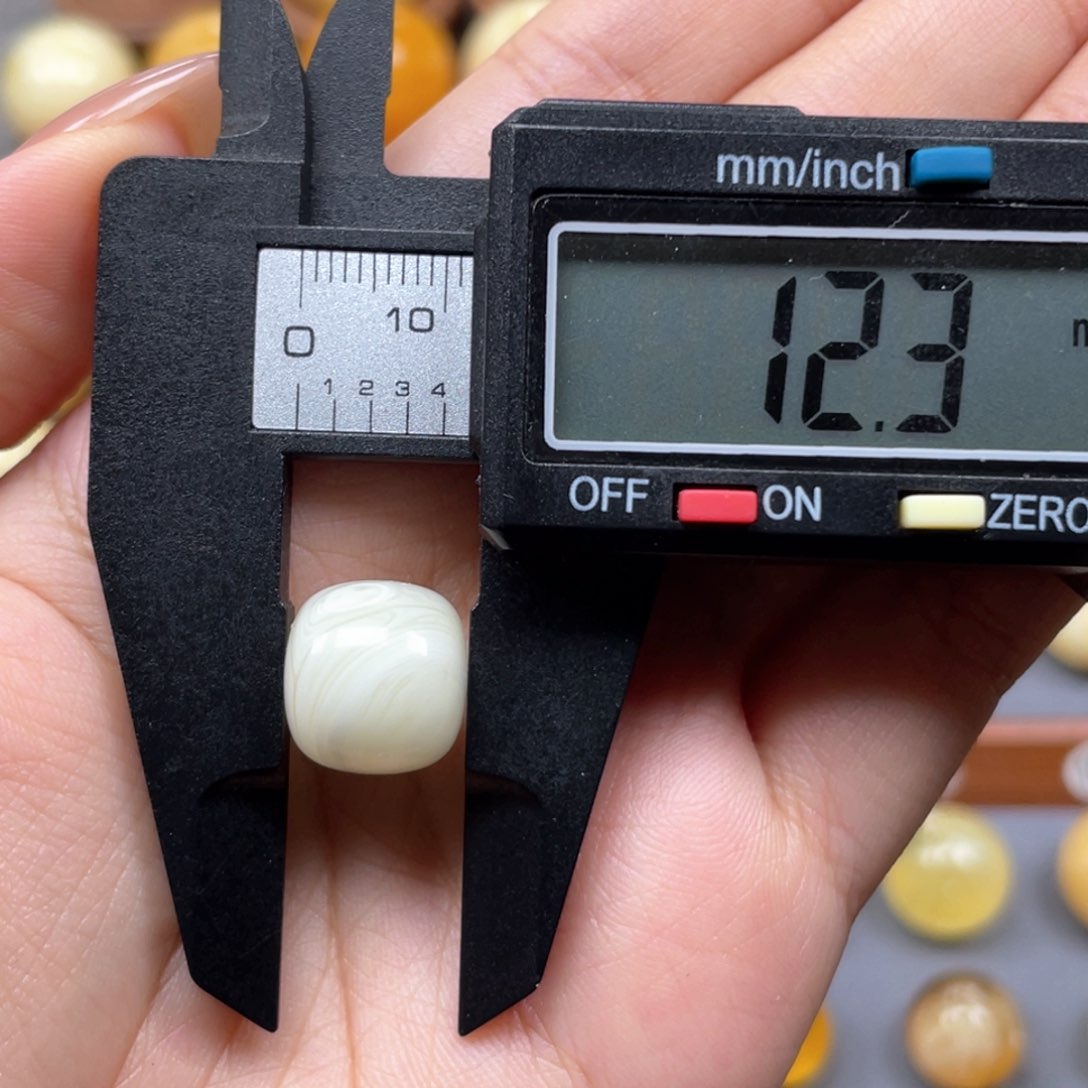 未镶嵌琥珀珠宝奇石肉*安