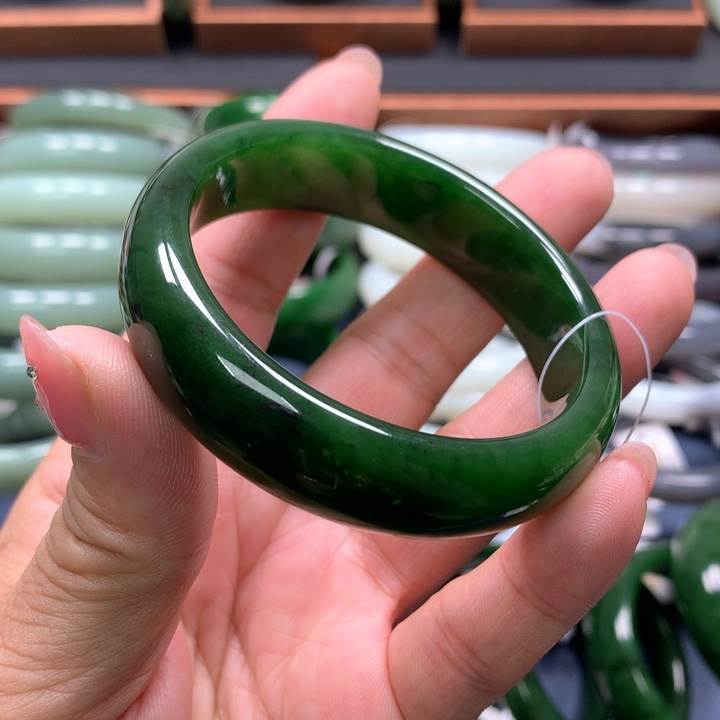 【闪购商品】未镶嵌手镯和田玉（碧玉）11