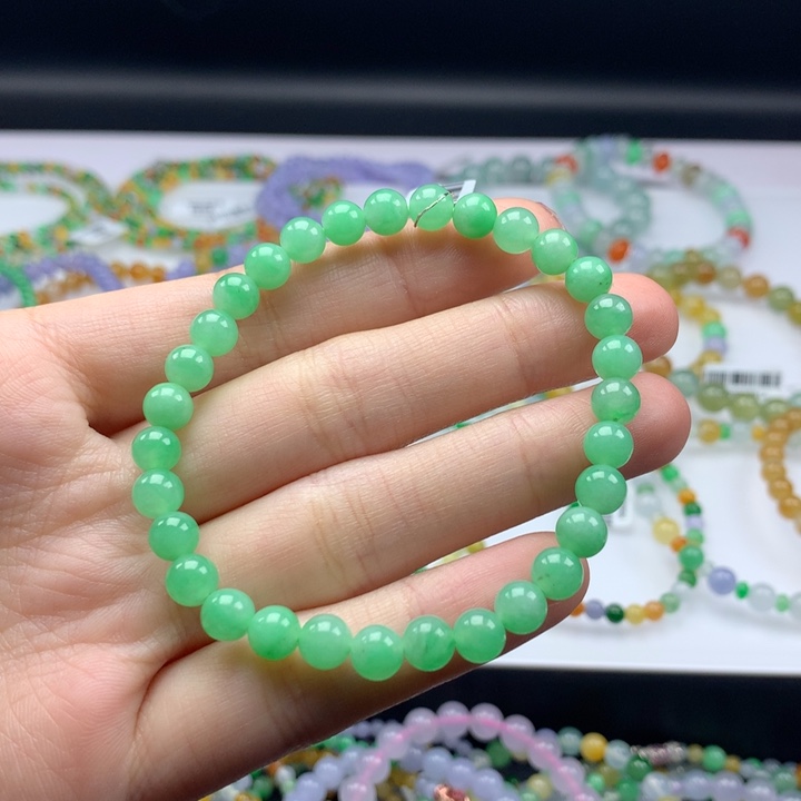 翡翠手镯未镶嵌卡