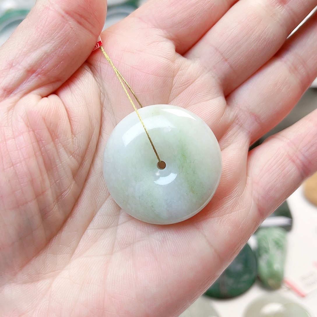 独山玉颈饰未镶嵌