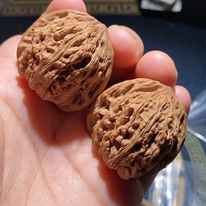 【闪购商品】文玩核桃吊坠承德密纹