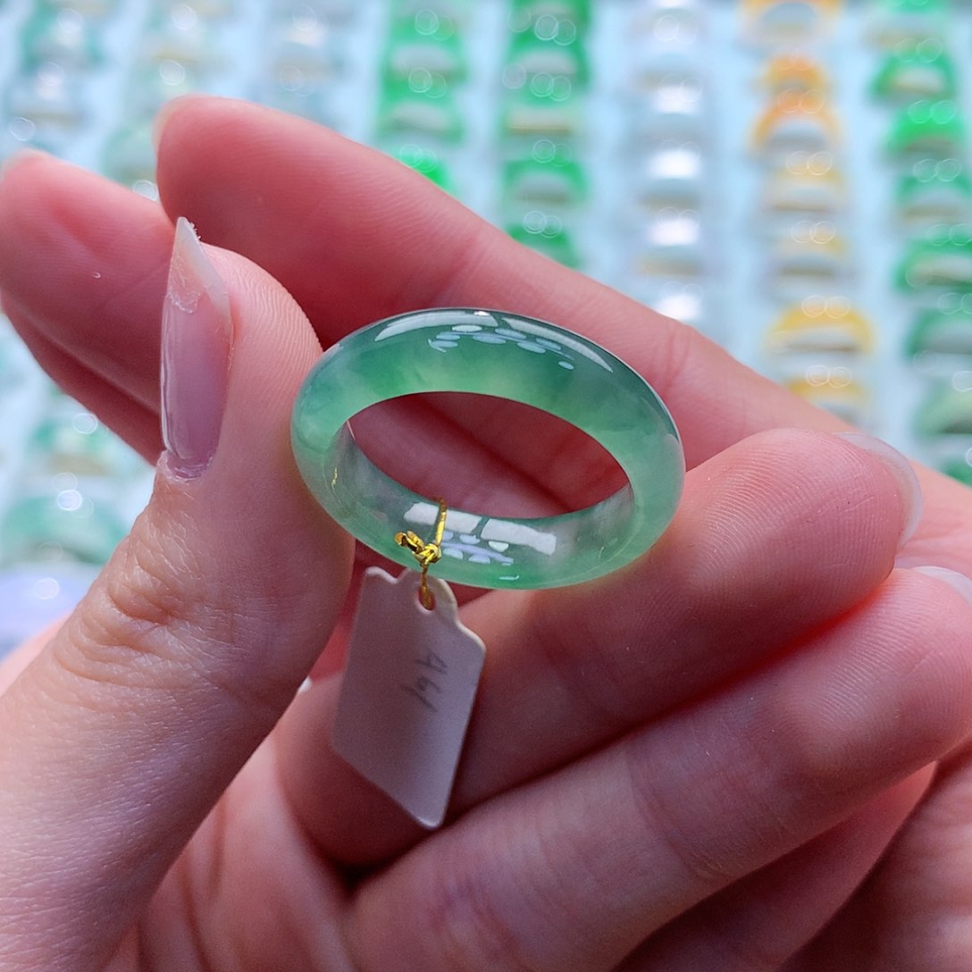 翡翠戒指未镶嵌何22号