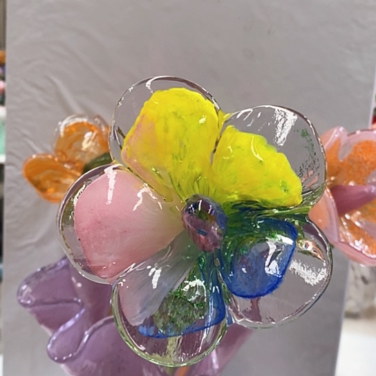 琉璃花瓶高40厘米宽8厘米