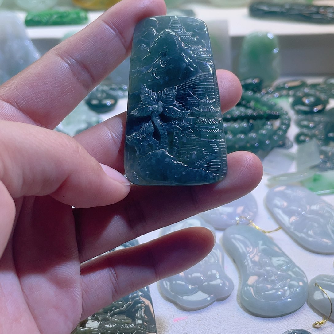 翡翠颈饰未镶嵌翡翠挂件