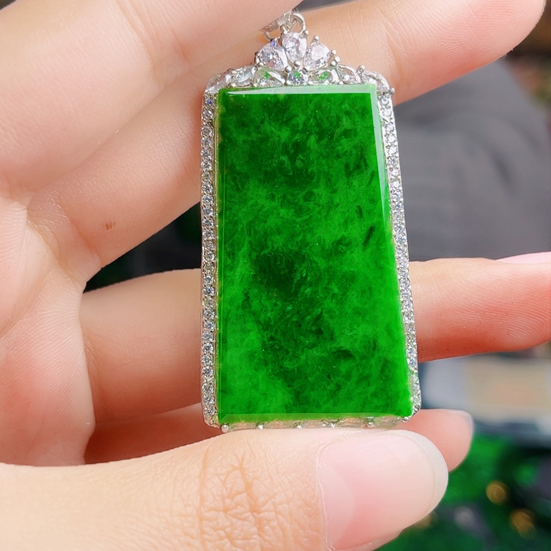 颈饰银S925镶嵌翡翠多样性