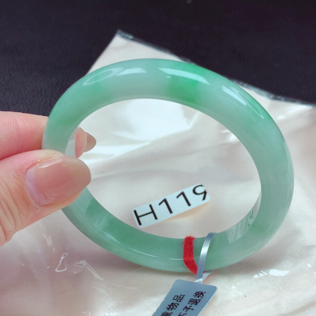 翡翠手镯未镶嵌手镯88