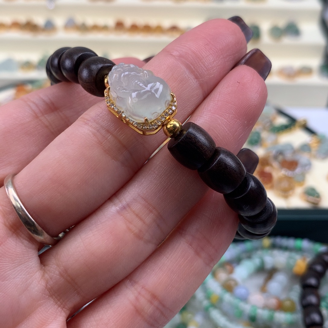 翡翠银S925镶嵌颈饰貔貅