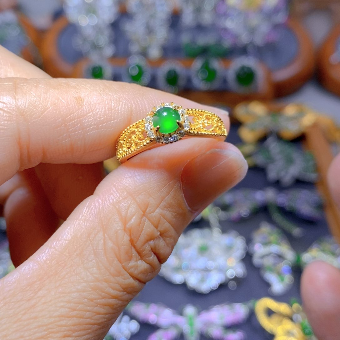 翡翠颈饰银S925镶嵌天然翡翠