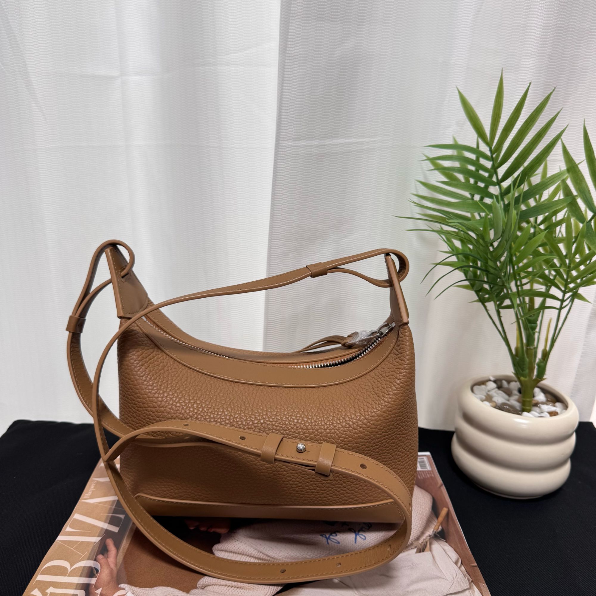 时尚百搭休闲简约经典原厂进口TC小牛皮单肩斜挎风筝包21cm韩版