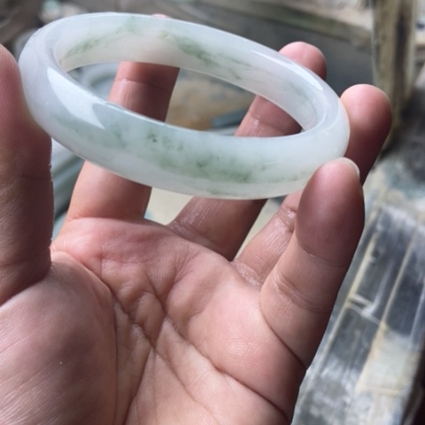 石英质玉未镶嵌手镯宝*