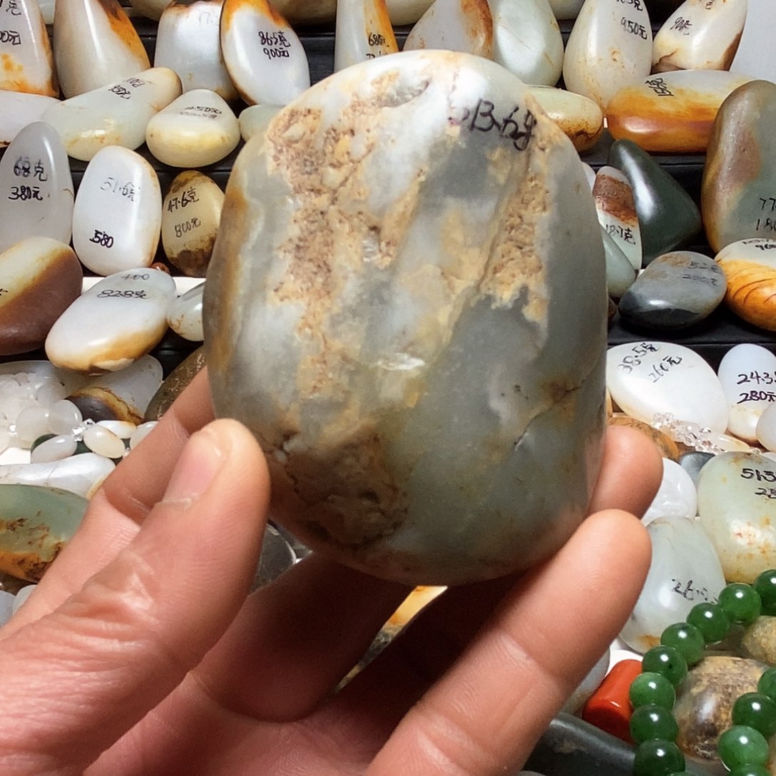 和田玉颈饰未镶嵌手把件原石