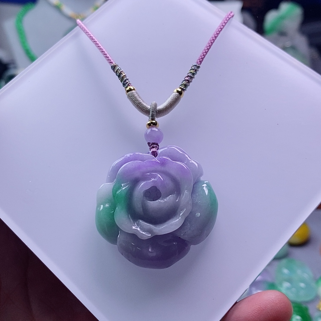 翡翠未镶嵌吊坠(赠链)