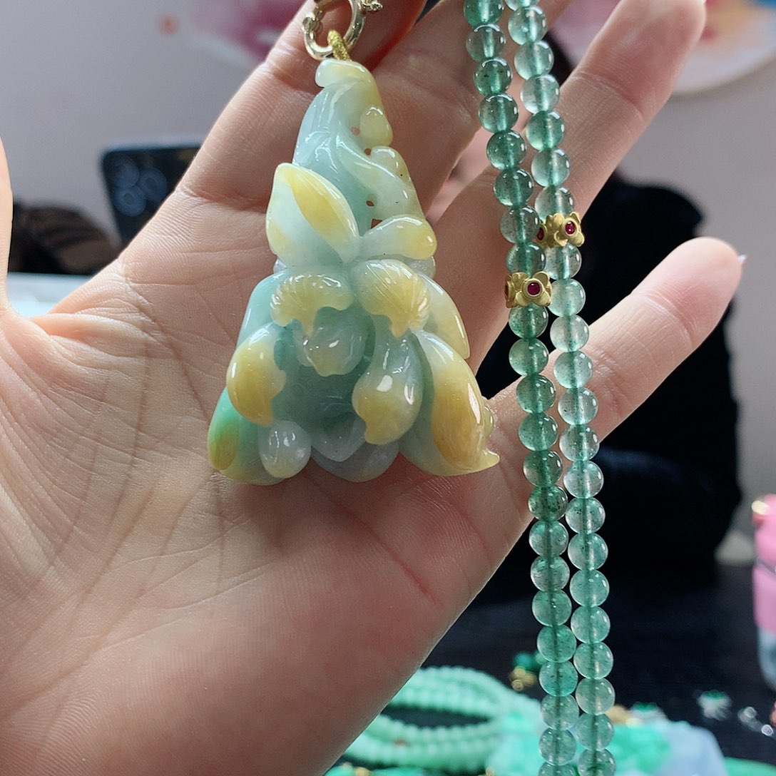 【闪购商品】翡翠吊坠(赠链)未镶嵌