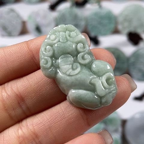 翡翠颈饰未镶嵌貔貅福利