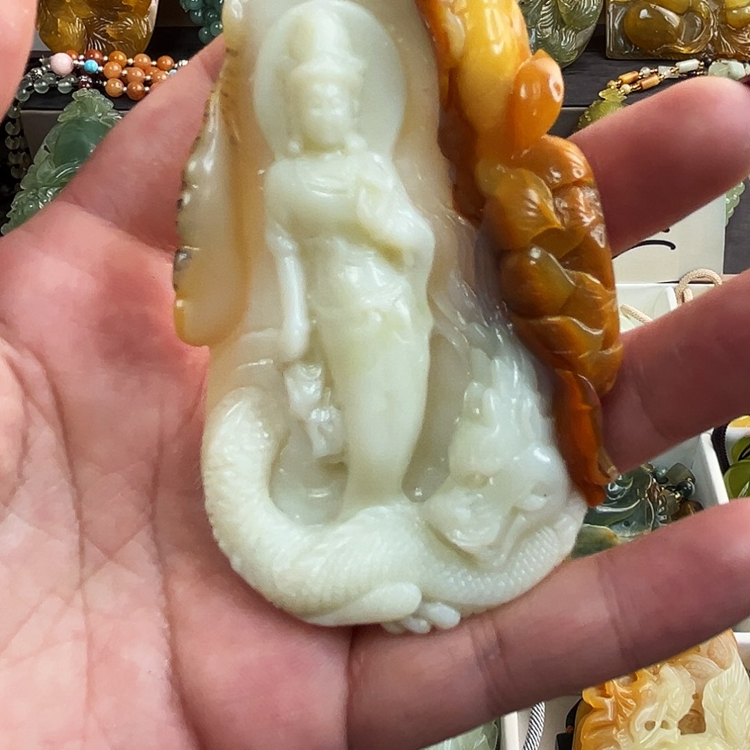 蛇纹石玉颈饰未镶嵌最*