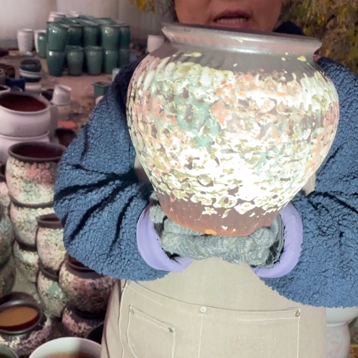 花盆紫砂口18高23瑕疵瑕疵