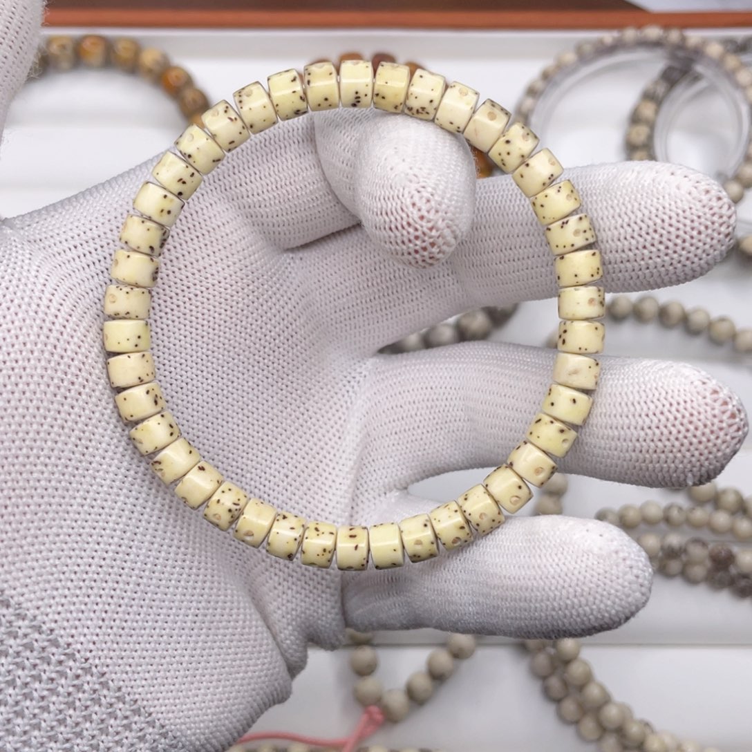 手串星月菩提石玉料瓷白药片大留白6.5