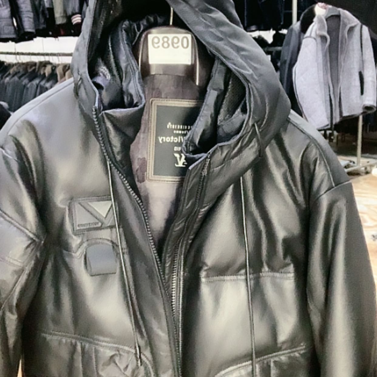 【闪购商品】皮羽绒服