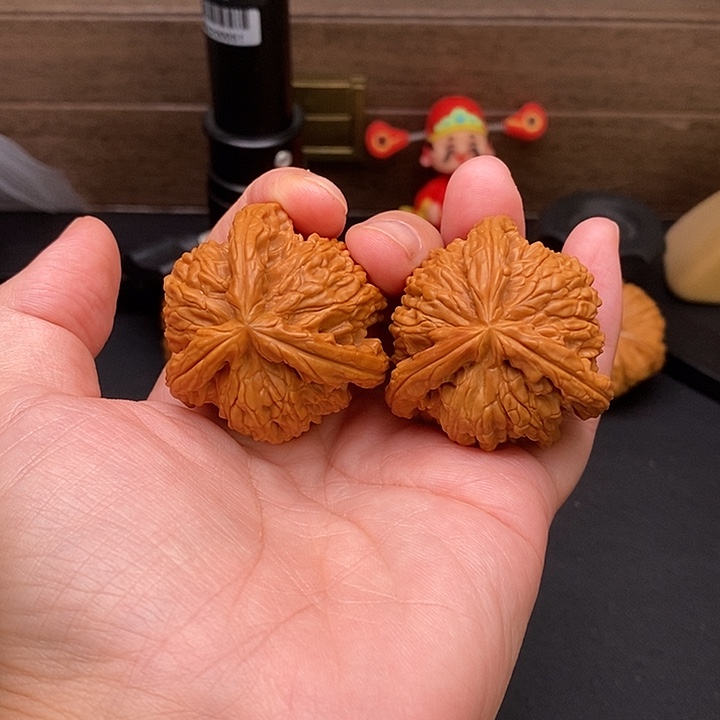 心***月把件文玩核桃白奔