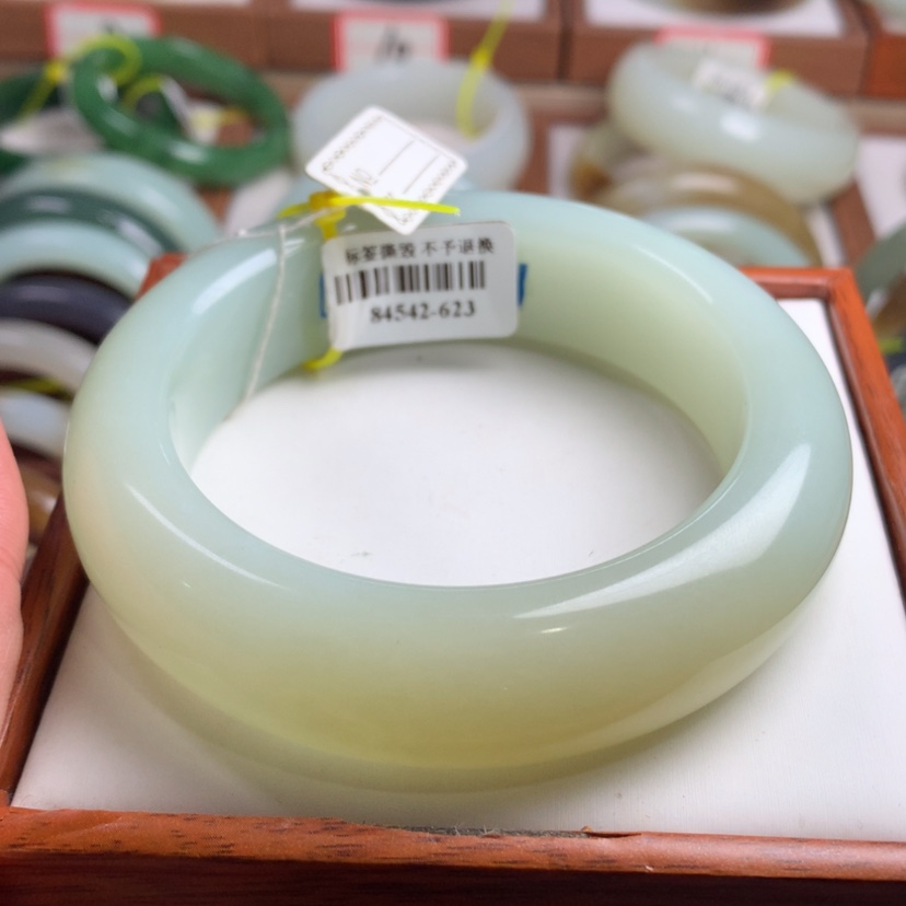 【闪购商品】和田玉手镯未镶嵌?****60.7