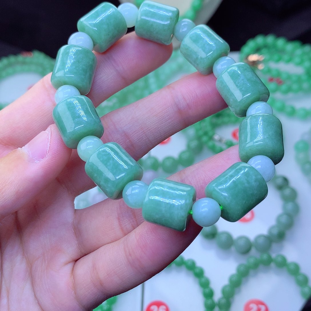 翡翠毛衣链未镶嵌