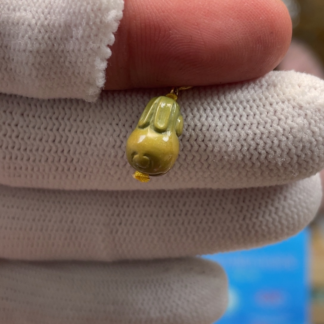 绿松石未镶嵌挂件