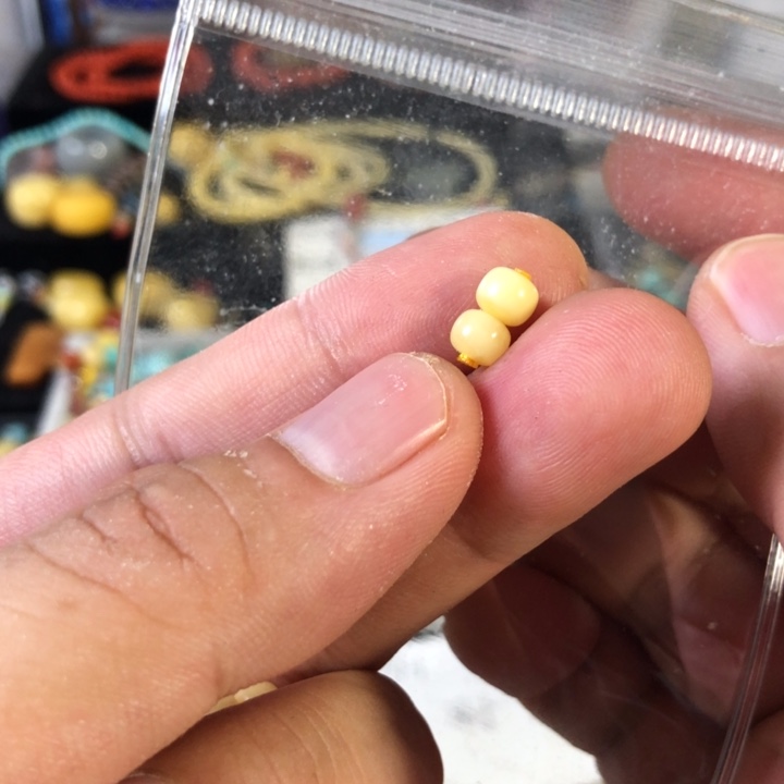 蜜蜡珠宝奇石未镶嵌