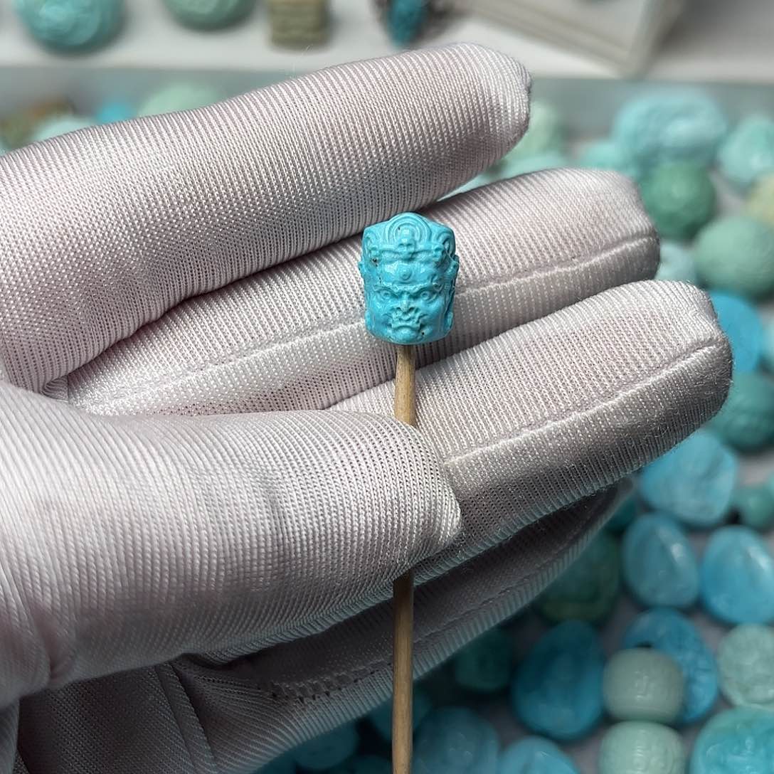 绿松石雕刻件未镶嵌