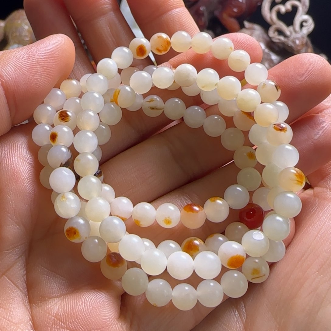 和田玉颈饰未镶嵌徐****）