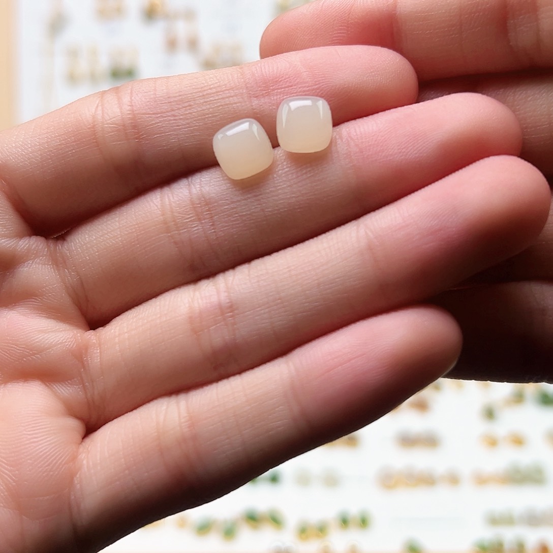 银S925镀金镶嵌和田玉耳饰