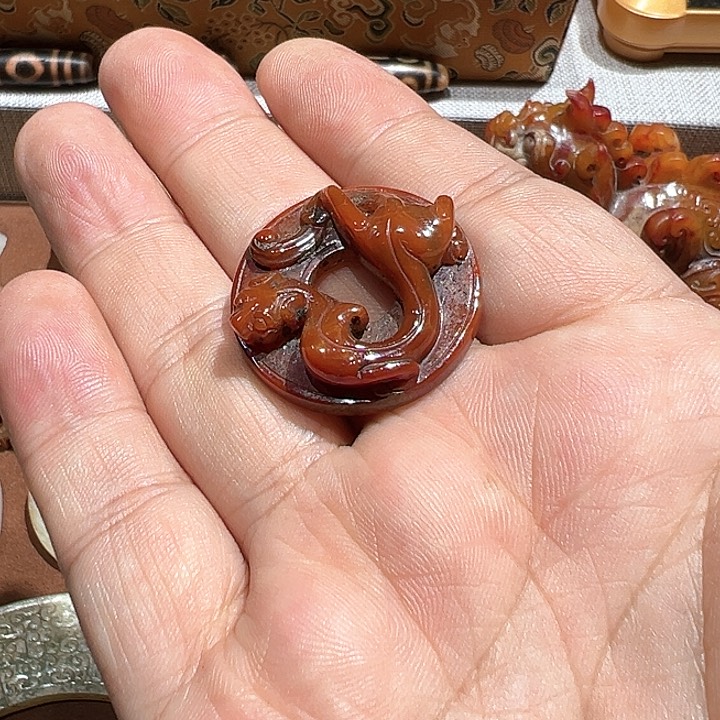 玛瑙/玉髓挂件未镶嵌凌*