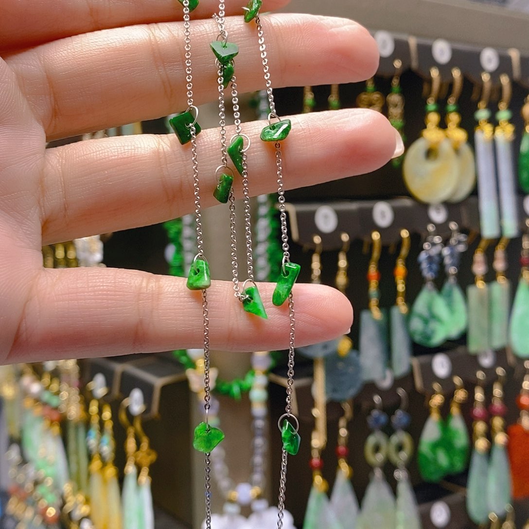 未镶嵌翡翠耳饰翡翠