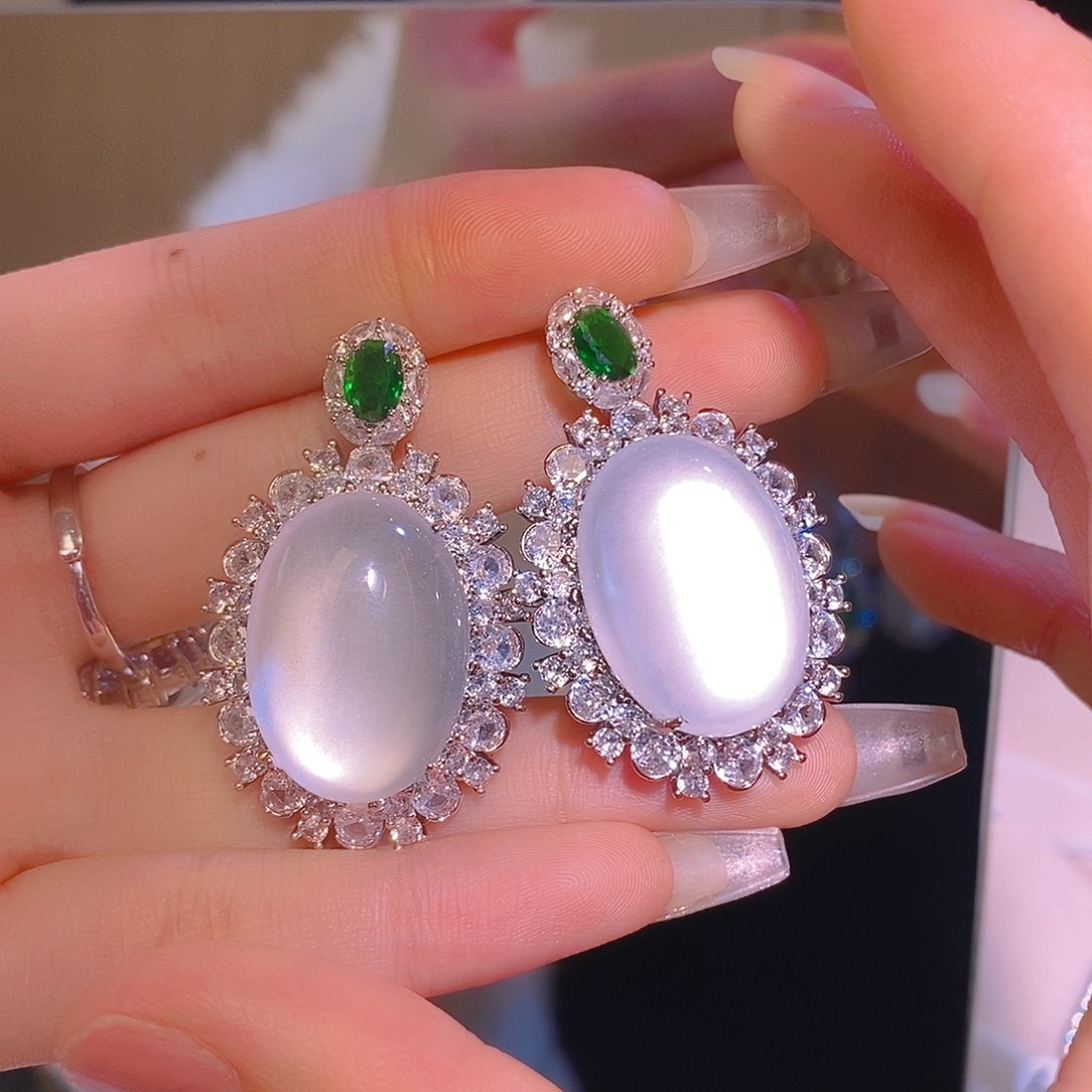 锆石铜合金白富美