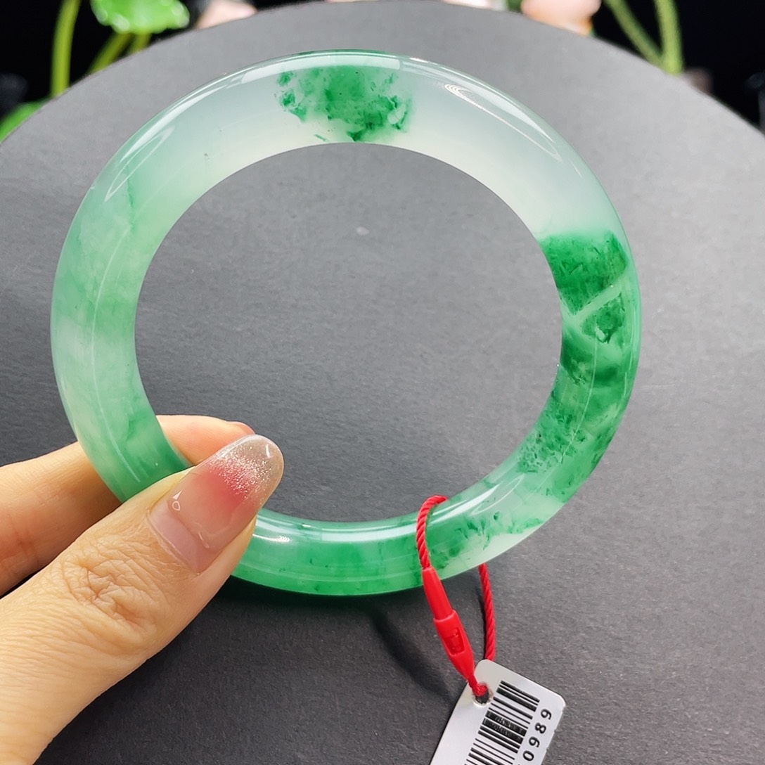 石英质玉手镯未镶嵌61佳