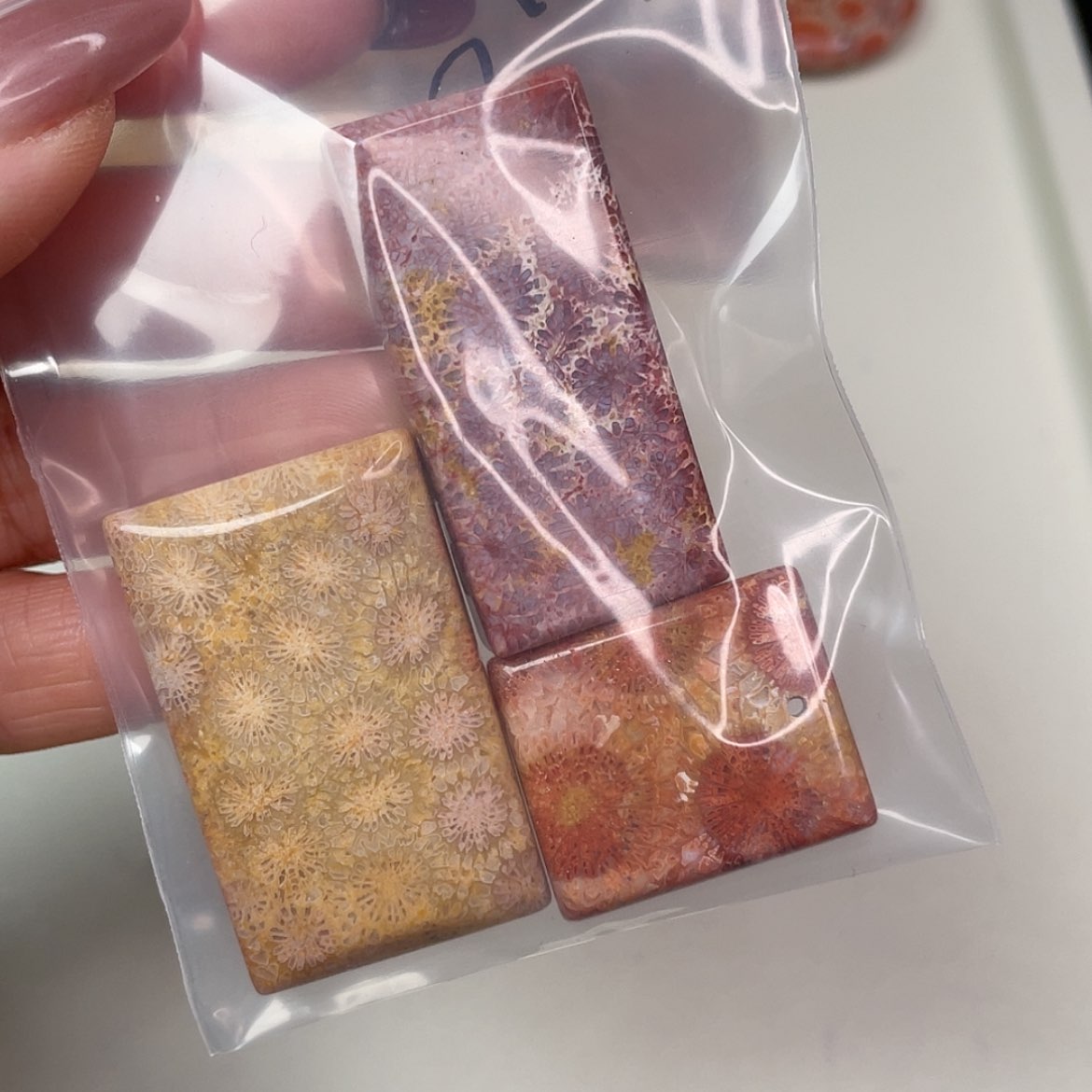 【闪购商品】未镶嵌吊坠(赠链)硅化玉刺**姐