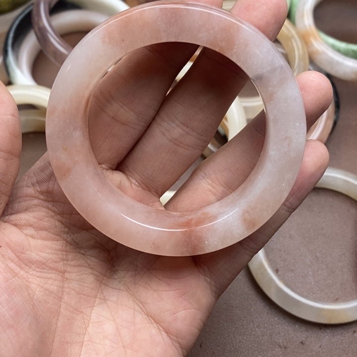 *****石英质玉未镶嵌手镯