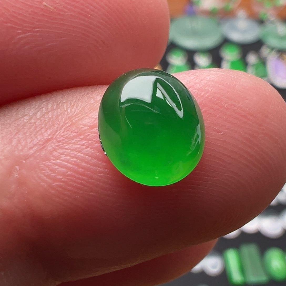 翡翠颈饰未镶嵌蛋面9.1