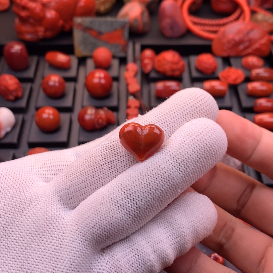 南红玛瑙未镶嵌川料原矿火焰纹屁桃配珠17.9mm