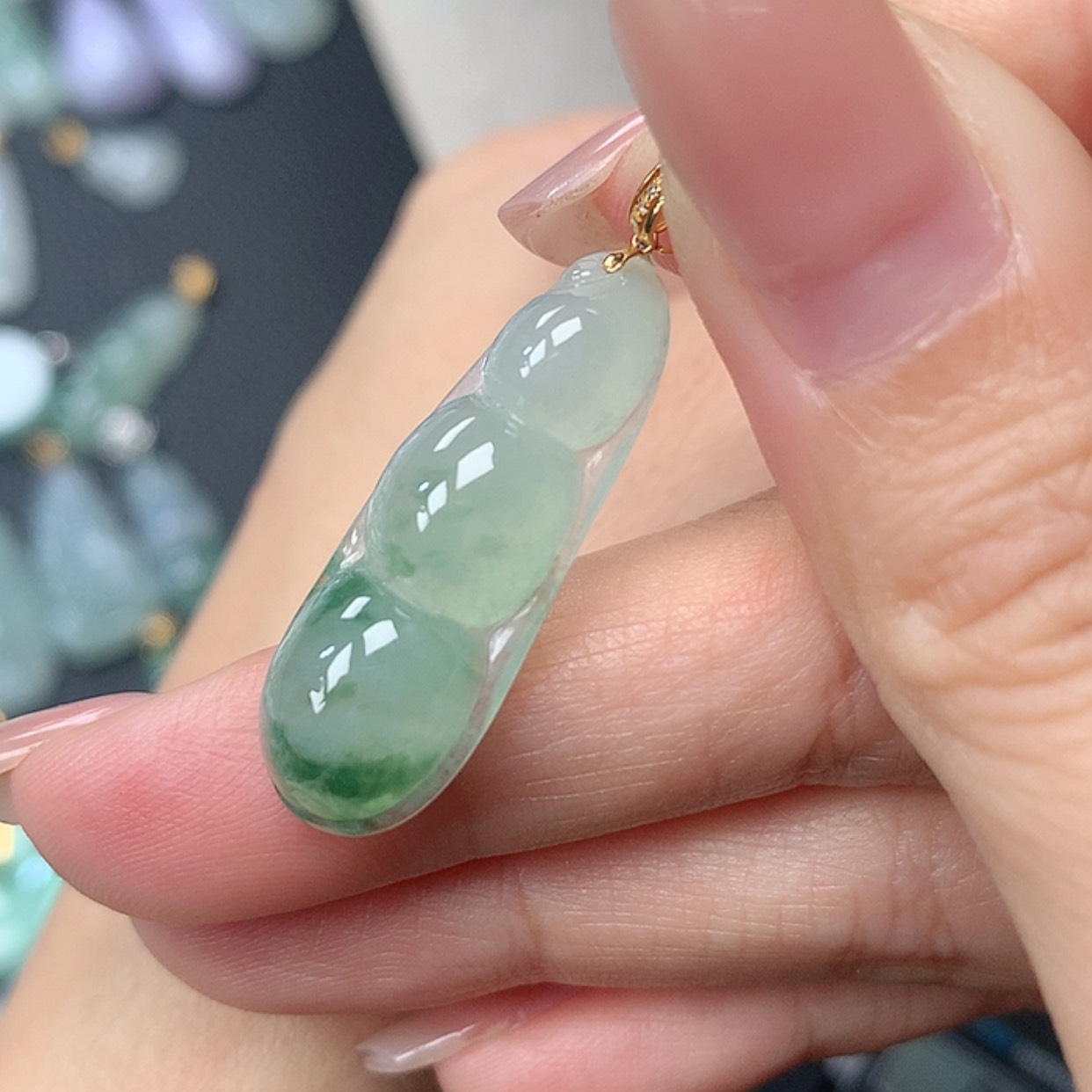 【闪购商品】翡翠吊坠(赠链)18K金镶嵌