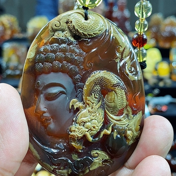 琥珀颈饰未镶嵌一
