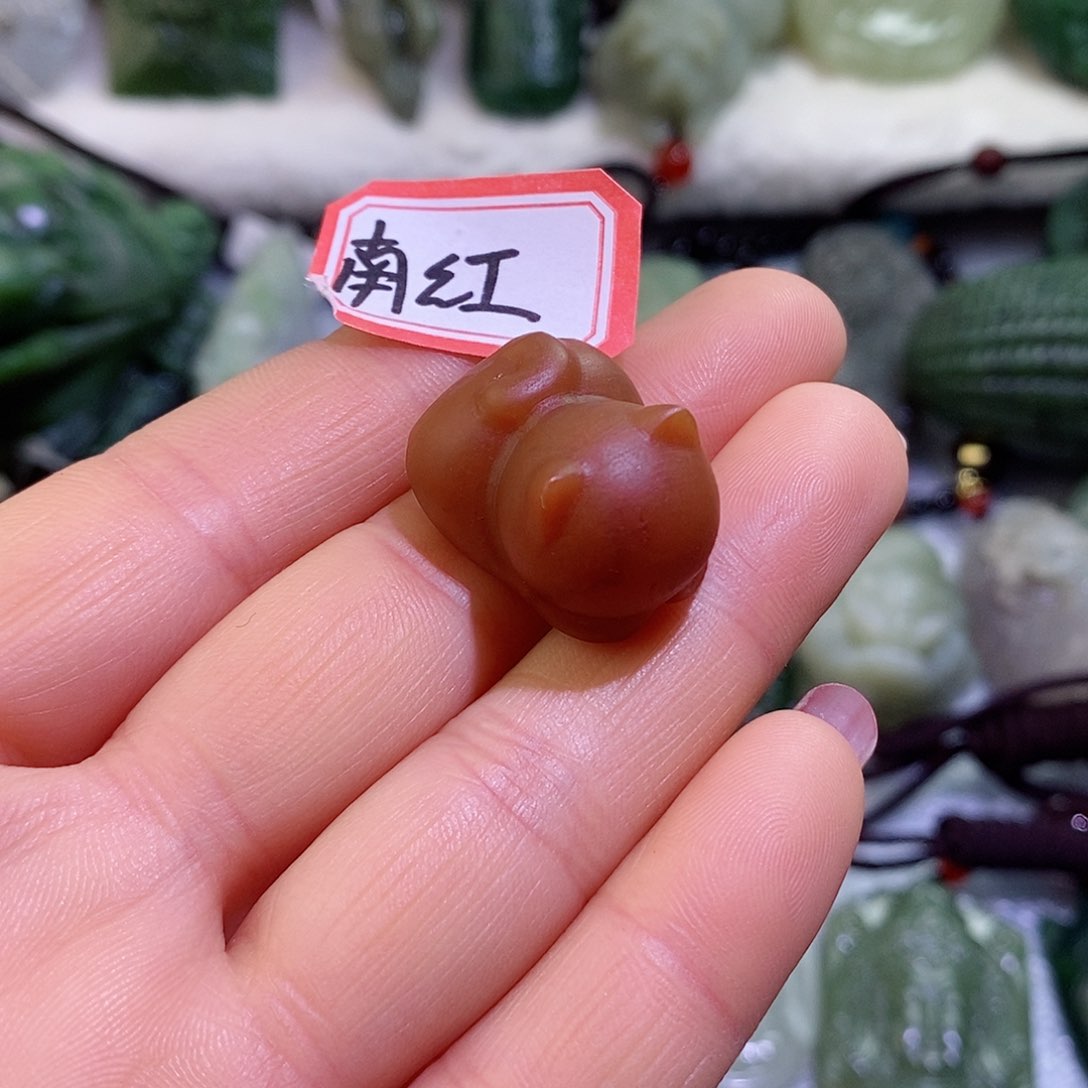 和田玉（糖玉）未镶嵌珠宝半成品甜***笑