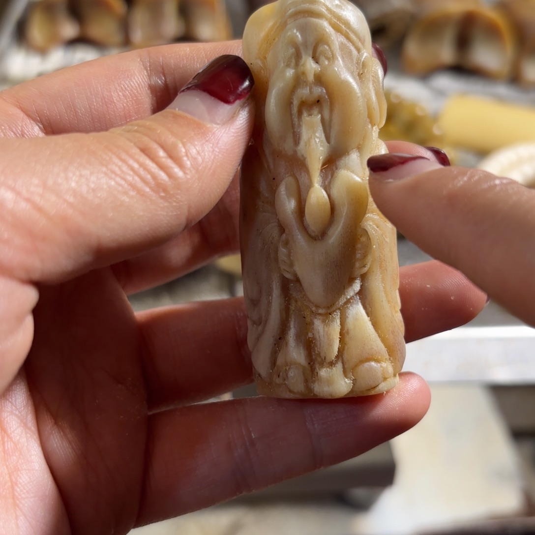 搪瓷驼骨财神那边