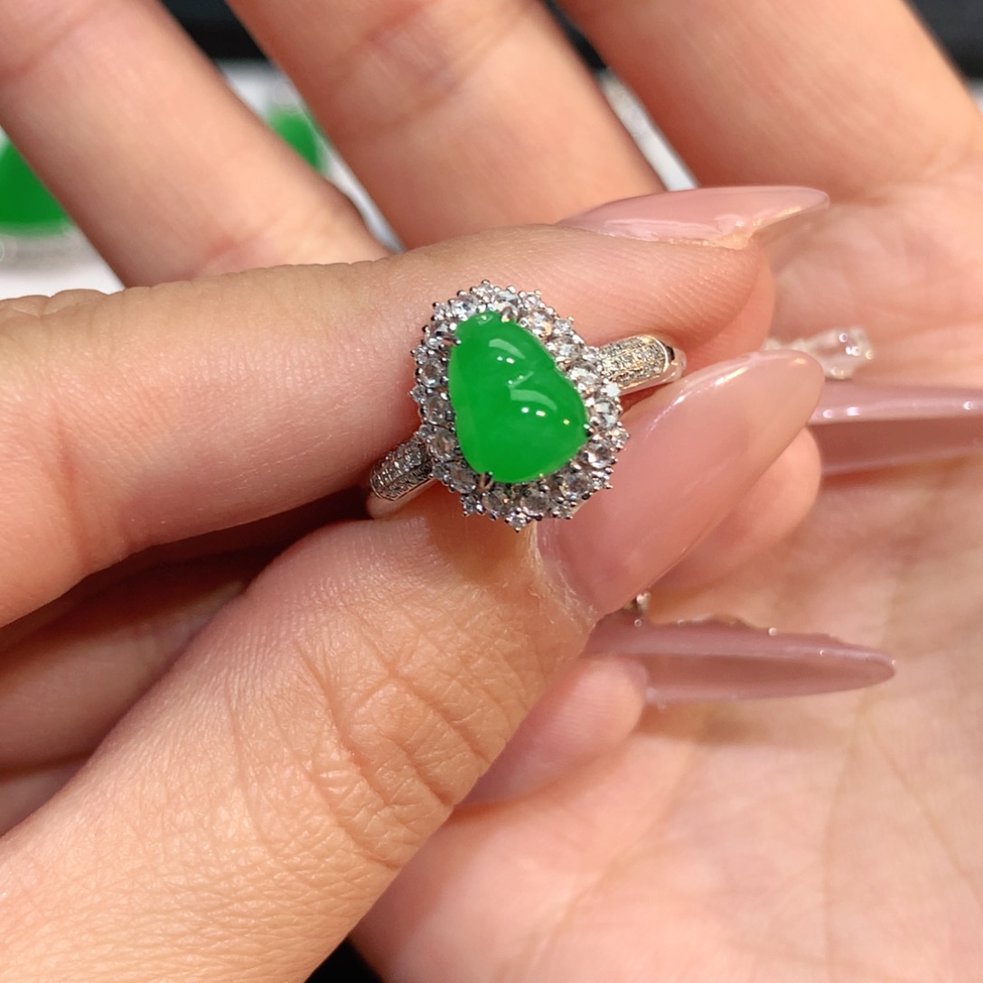 翡翠颈饰18K金镶嵌淼***~翡翠