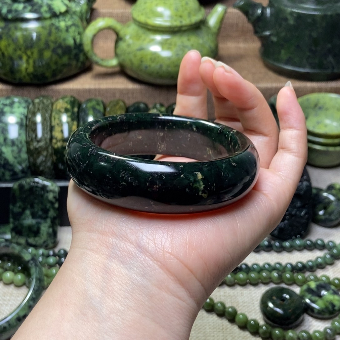 棉***糖蛇纹石玉未镶嵌药王石手镯微瑕