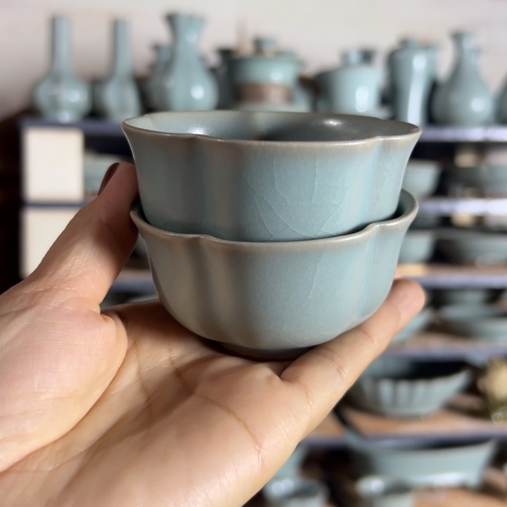 摆件仿古釉釉水梅花杯微瑕
