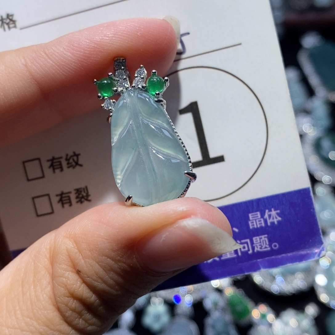 翡翠未镶嵌颈饰翡翠