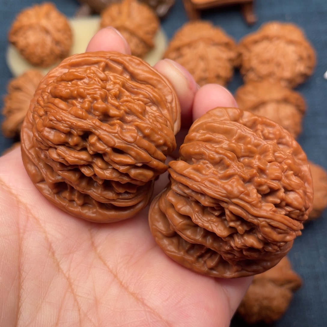 文玩核桃把件44.8毕业红皮汉高楼全品