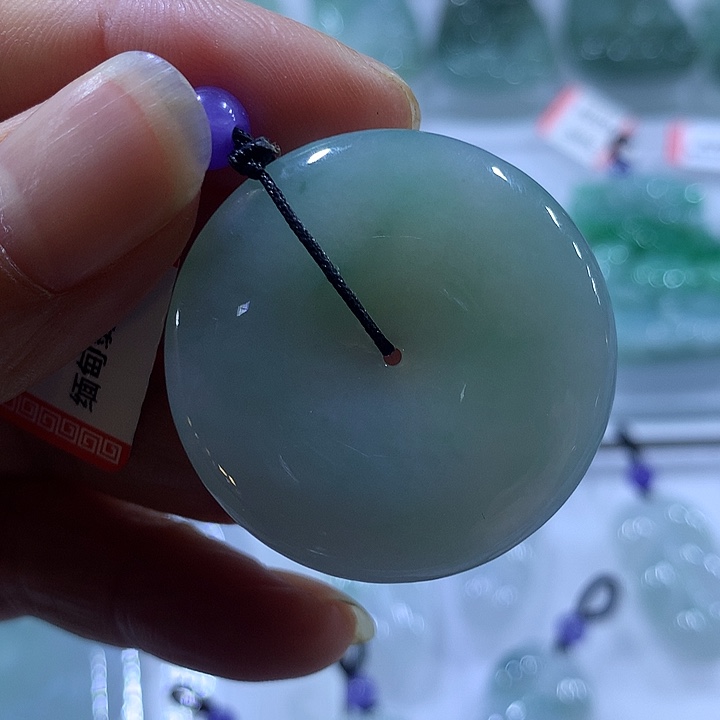 翡翠未镶嵌颈饰天然翡翠吊坠A货