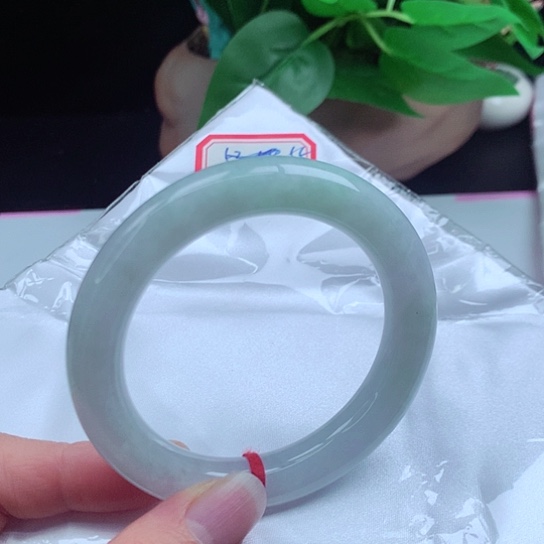 翡翠手镯未镶嵌       圆条55